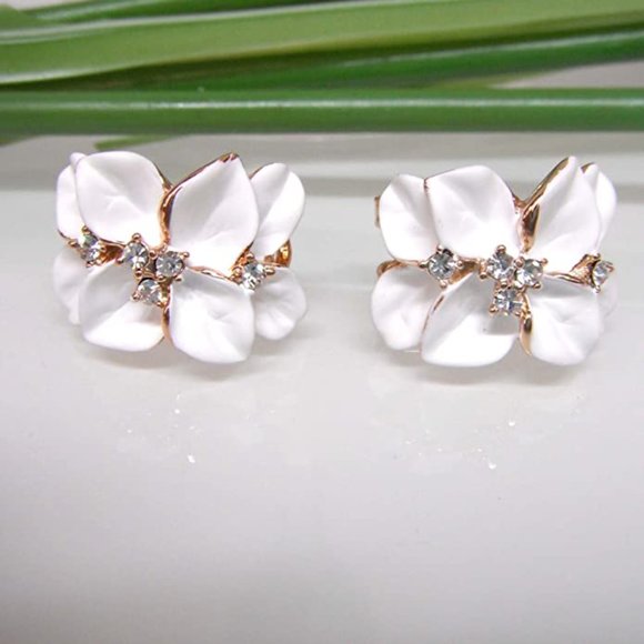 ❀ Beautiful white flower earrings!❀ - Picture 2 of 3